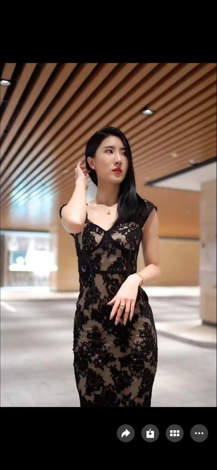 两个来自亚洲的新女孩可以接受这一切。