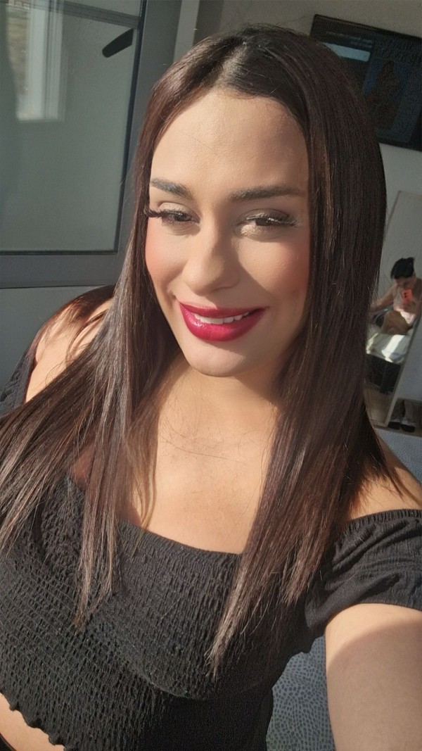 Hola hermosa viciosa fiestera y lefera