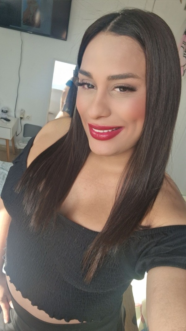 Hola hermosa viciosa fiestera y lefera