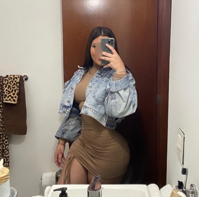 Colombiana con curvas
