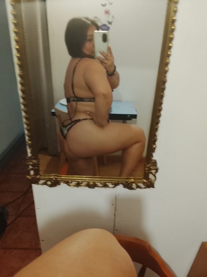 Latina cachonda culona