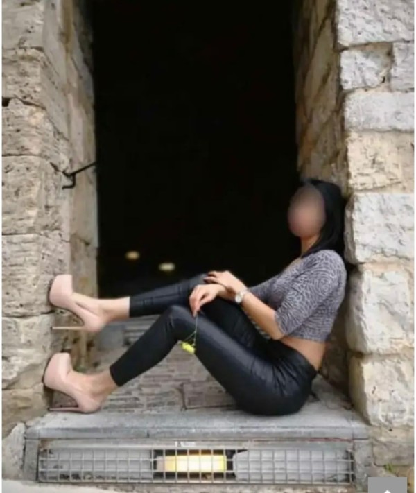 CHICA VICIOSA Y MUY DISCRETA