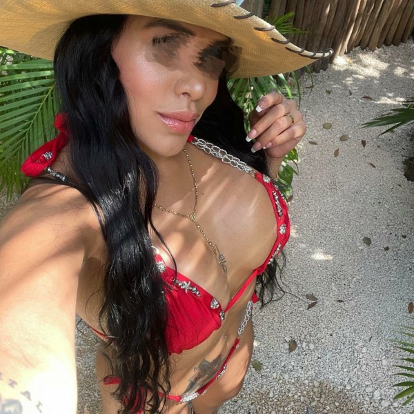 Carolina una mujer de fuego   cachonda morbosa y fiestera
