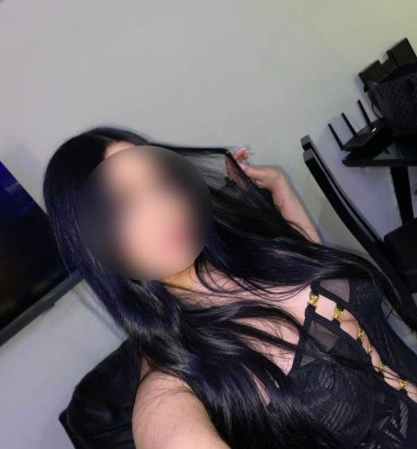 SARA TRAVIESA CACHONDITA HOT SEXY FIESTERA