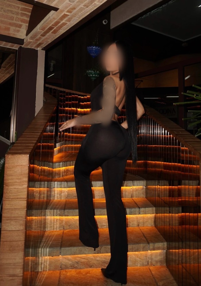Hago salidas, Hermosa latina muy enrollada, educada y caliente