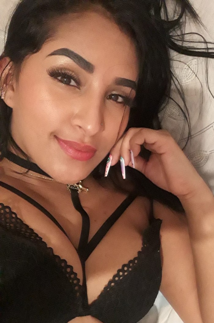 Tu POLLA EN RICO GRIEGO dentro de mi 24 horas disponible