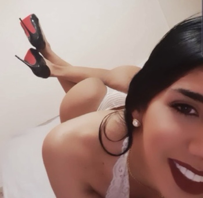 POLLONA SOLITA EN CASA 100% REAL
