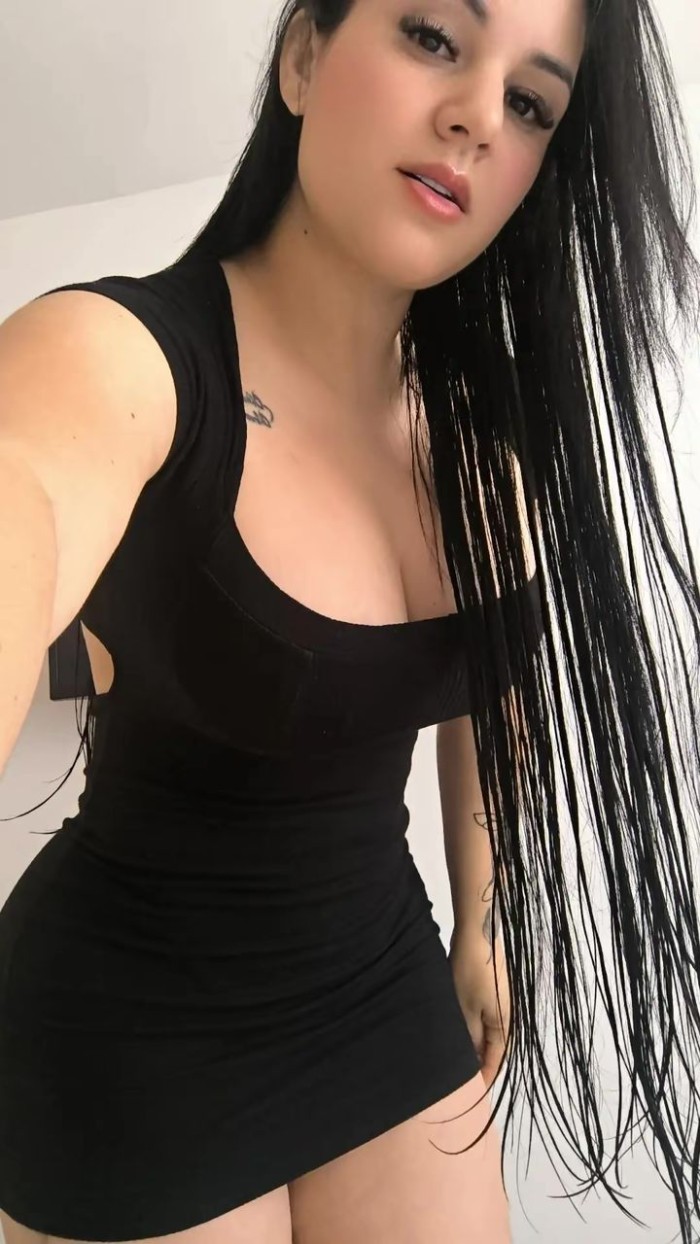 ATREVIDA VENEZOLANA CON ENERGÍA POSITIVA Y ENCANTO