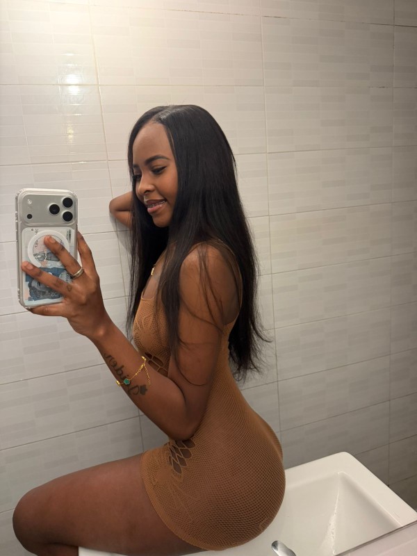 Viviana  . 22 AÑOS = FUENGIROLA
