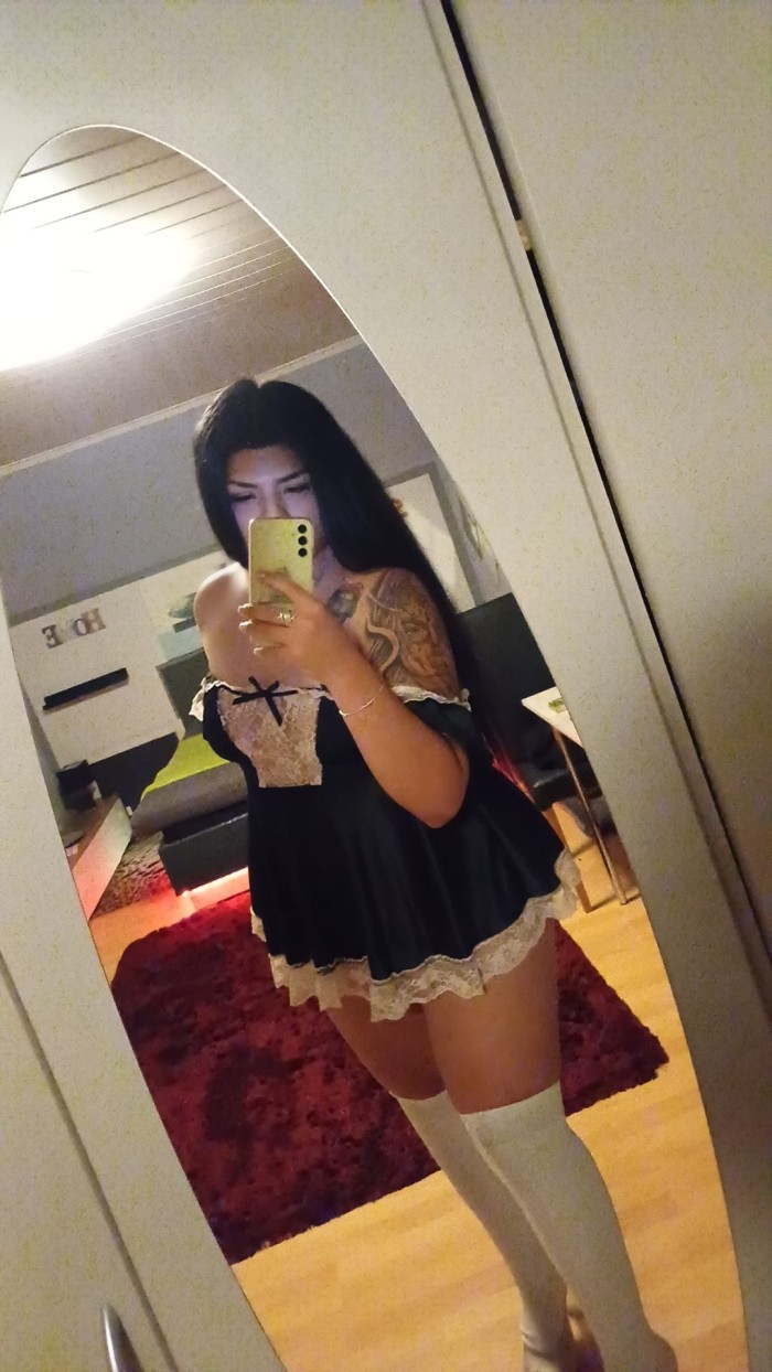 Bella Gema , exuberante culona , la mejor en sexo oral