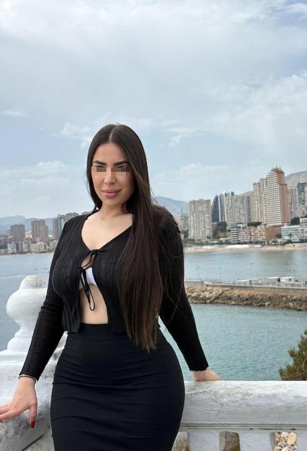 SOFIA DE VUELTA EN BENIDORM SUPER IMPLICADA