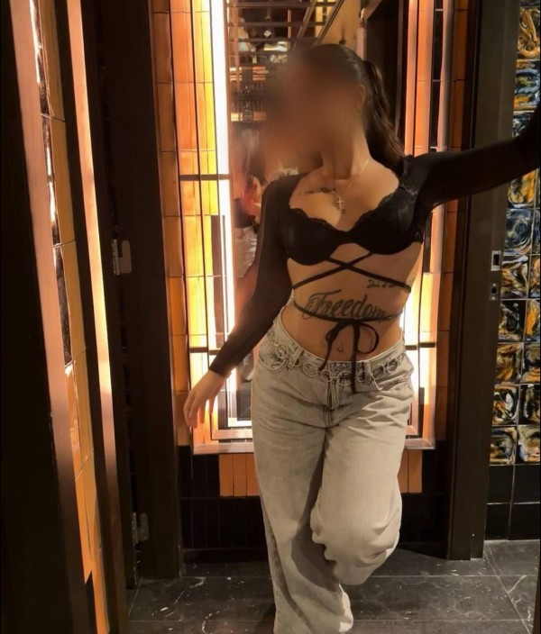 KAROL 25 años, SEDUCTORA Y MUY FOGOSA…