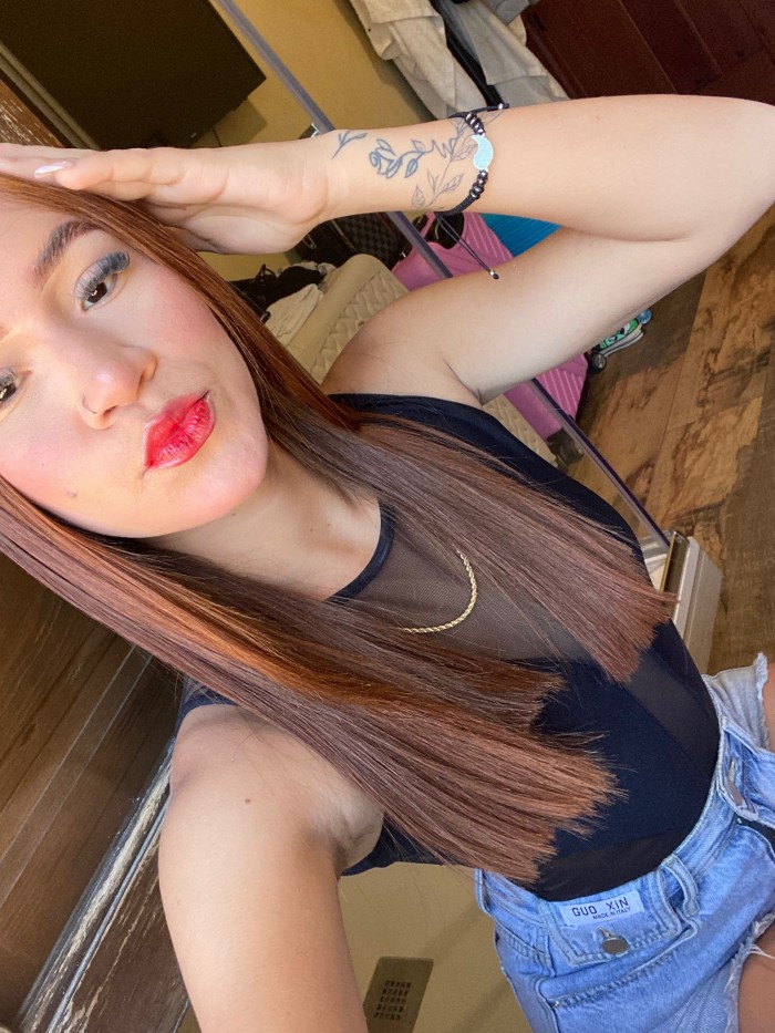 VENEZOLANA DE LUJO JOVENCÍSIMA Y SUPER JUGOSA