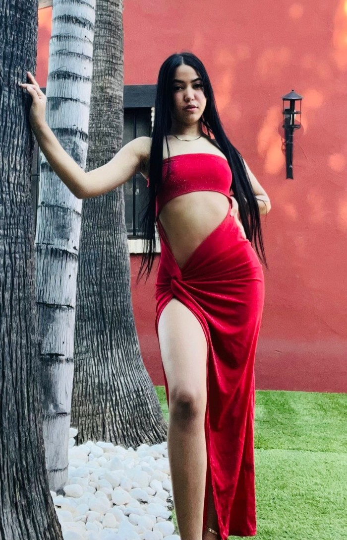 JOVENCISIMA VENEZOLANA CALIENTE Y SUPER TIERNA