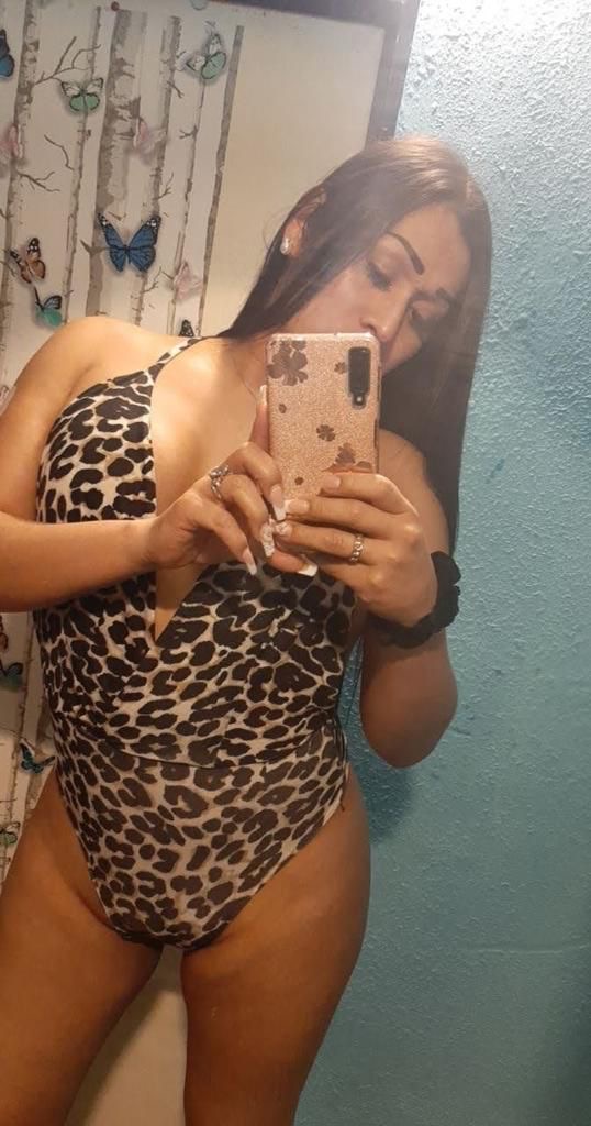 Colombiana ful fiestera 24 hrs VIC