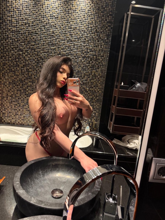 Hermosa colombiana femenina caliente