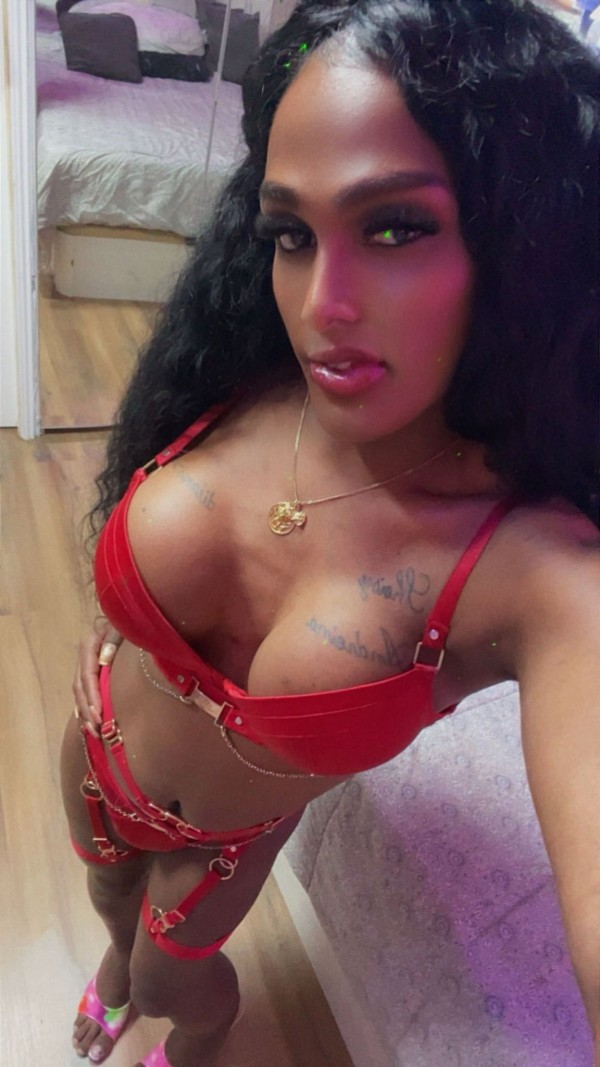 ¡NOVEDAD COLOMBIANA! JOVEN VERSÁTIL Y MUY FIESTERA