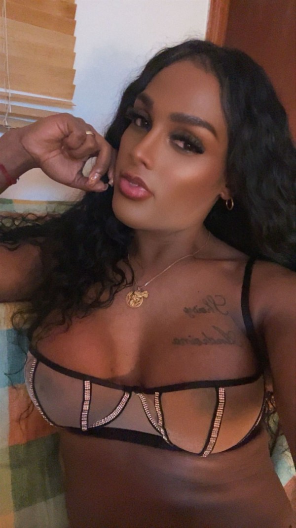 ¡NOVEDAD COLOMBIANA! JOVEN VERSÁTIL Y MUY FIESTERA