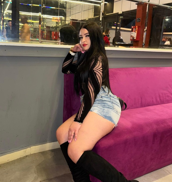 JOVENCITA COLOMBIANA CALIENTE