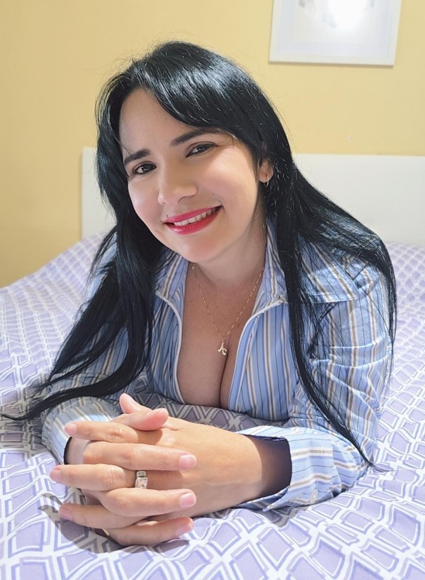 novedda mariana latina culona ardiente juguetona en vigo