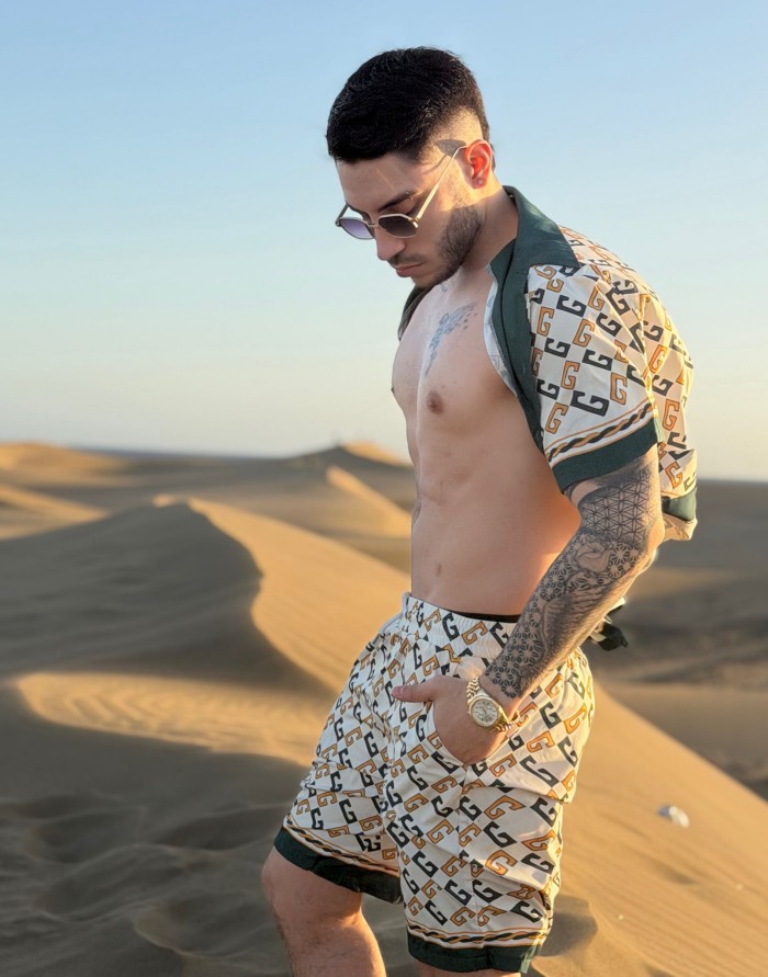 HOMBRE VARONIL DISPUESTO AL PLACER EN RETIRO