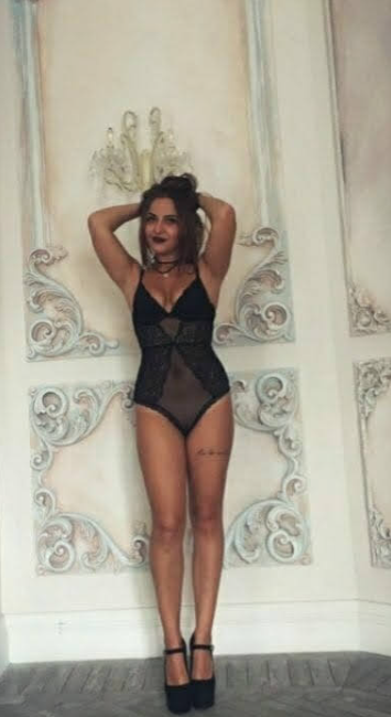 EN SAN PEDRO DE ALCANTARA…FIESTERA APASIONADA SENSUAL