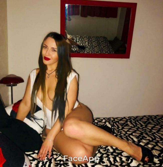EN SAN PEDRO DE ALCANTARA…FIESTERA APASIONADA SENSUAL
