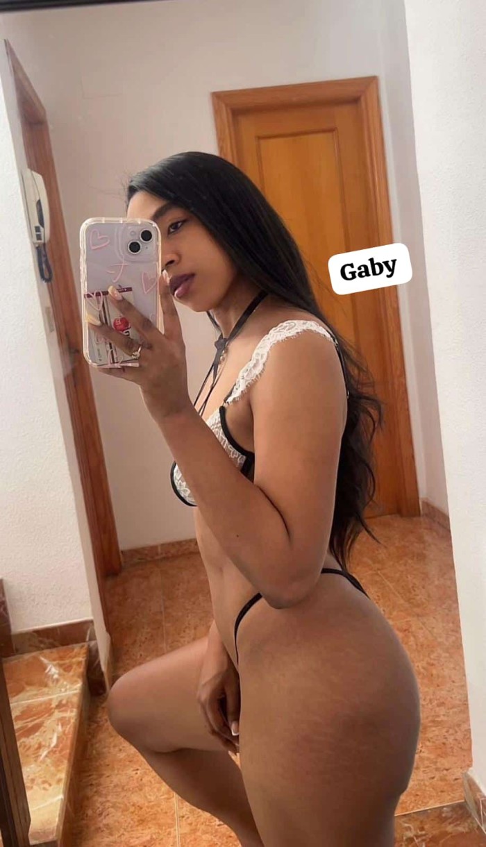 Amiguitas cachondas  dispuestas cariñosas