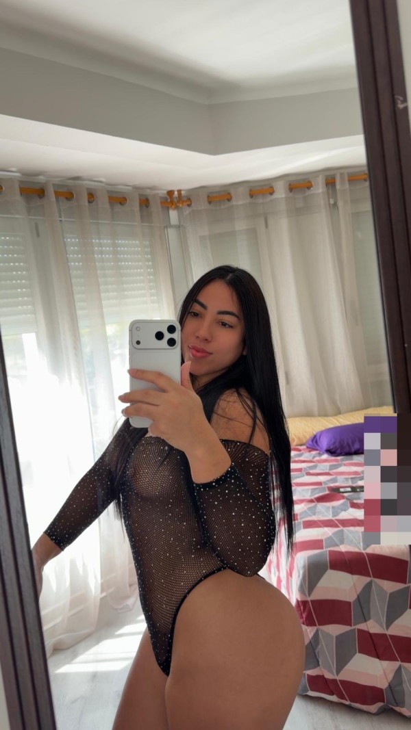 Mar – Hermosa morena Latina en Vigo
