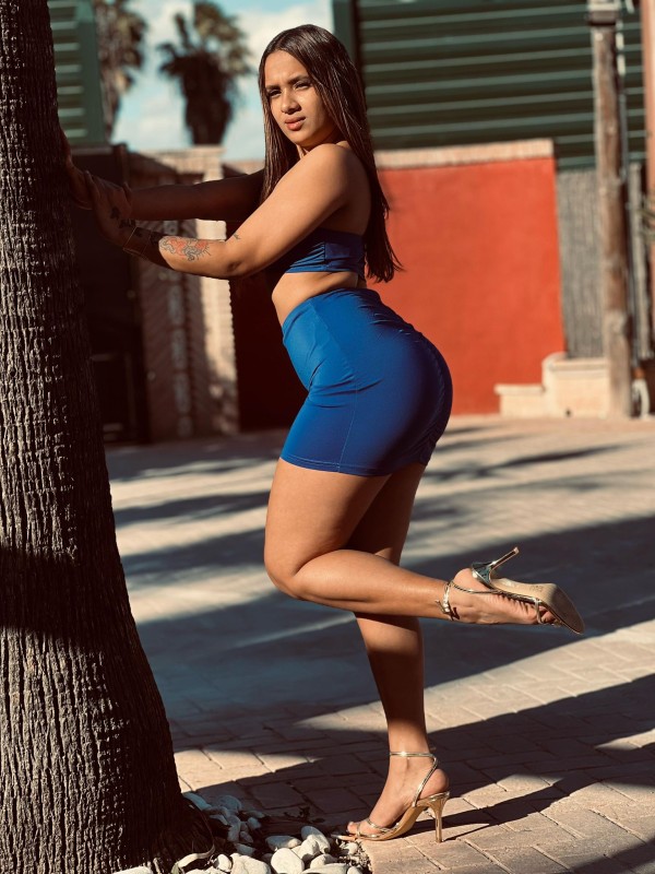 VENEZOLANA DE LUJO ARDIENTE Y JUGUETONA
