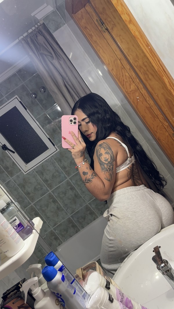 Chloe muñequita trans de tan solo 20 años latina