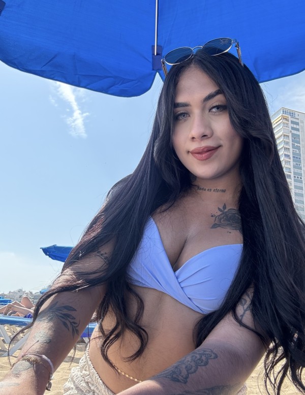 Chloe muñequita trans de tan solo 20 años latina