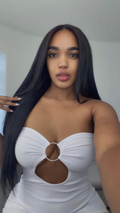 ¡CHICA VENEZOLANA MUY EXÓTICA Y PLACENTERA!