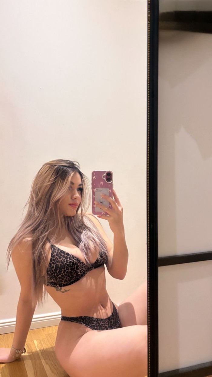 ¡NUEVA EN LOS CRISTIANOS! RUBIA VENEZOLANA COMPLACIENTE Y MORBOSA