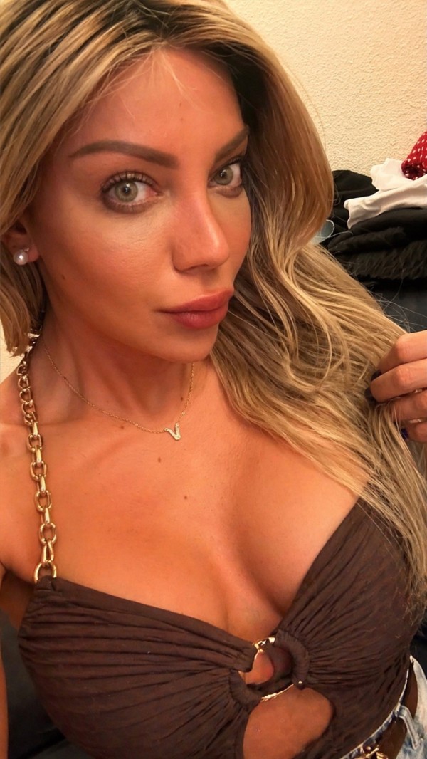 Amanda Lear trans brasileña que disfrutemos juntos