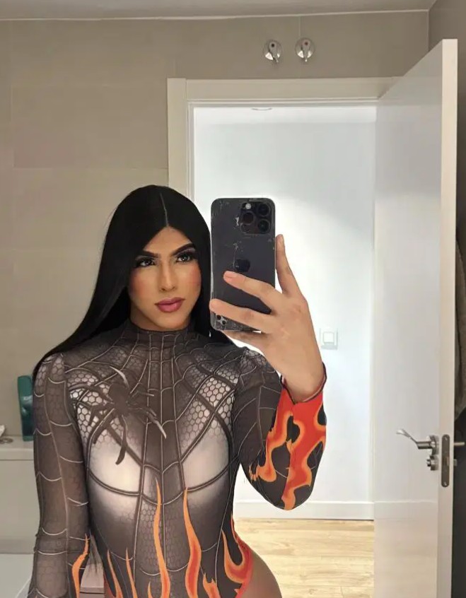 Ariel Trans FIESTERA A TOPE, DELICADA Y CARIÑOSA