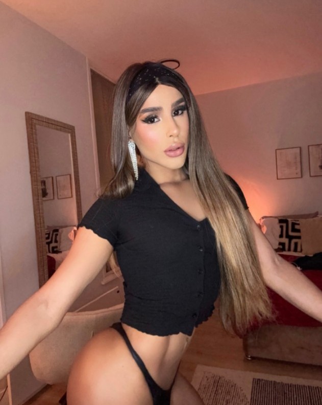 DANIELA TRANS FOGOSA FIESTERA Primera vez en la isla