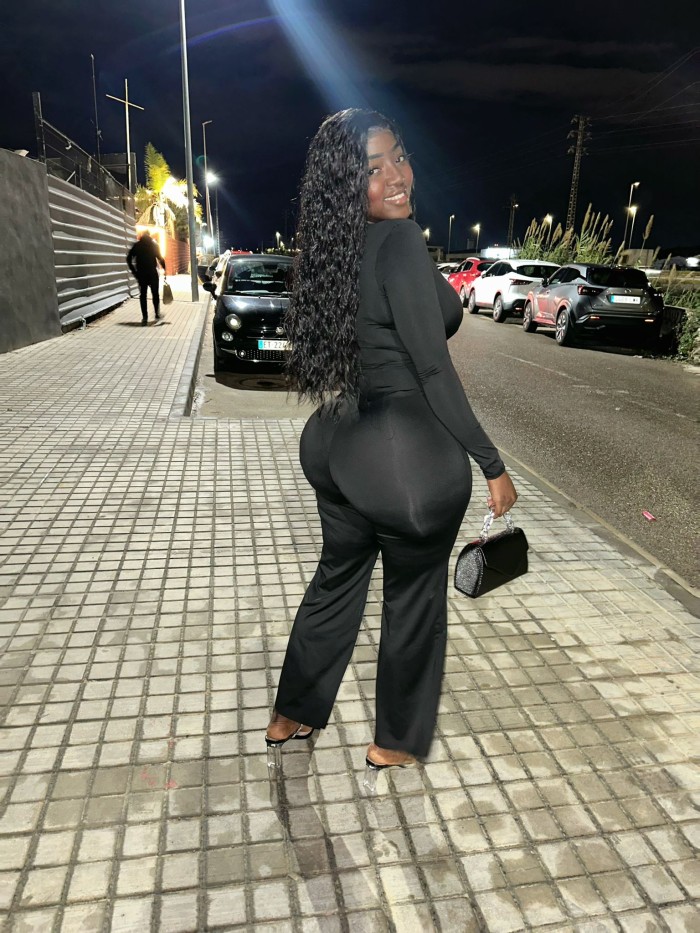 morena culona tetona con gante polla