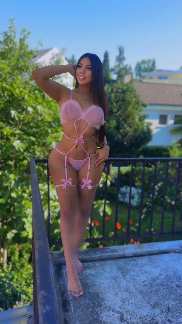 KARINA NUEVA EN LA ISLA LISTA PARA TI