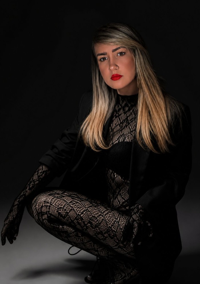 Hermosa Delicada Muy Cariñosa y Complaciente