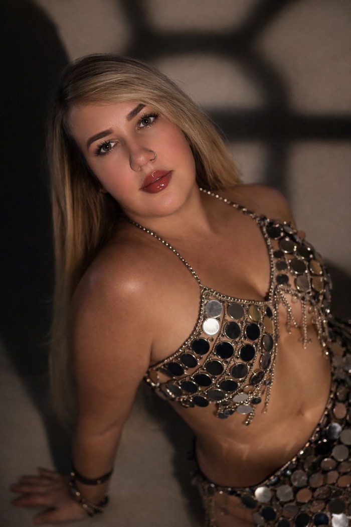 Hermosa Delicada Muy Cariñosa y Complaciente