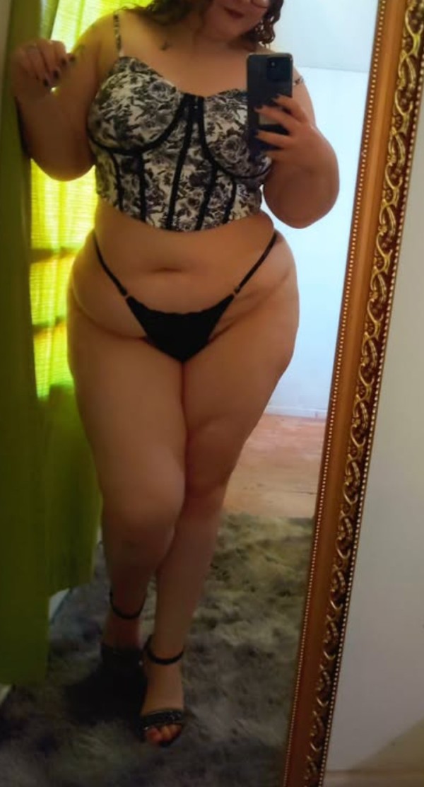 Claudia madurita super cachonda curvas de infarto