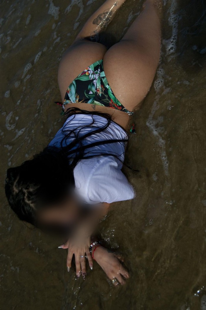 MUCHO PLACER CON MI RICA BOCA
