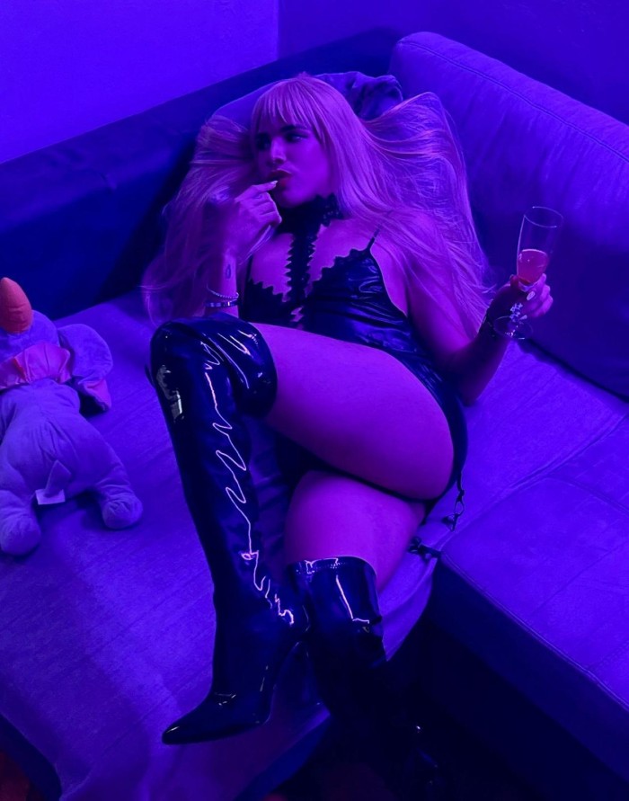 NOVEDAD CHICA TRANS LATINA EN SANTANDER 24HORAS