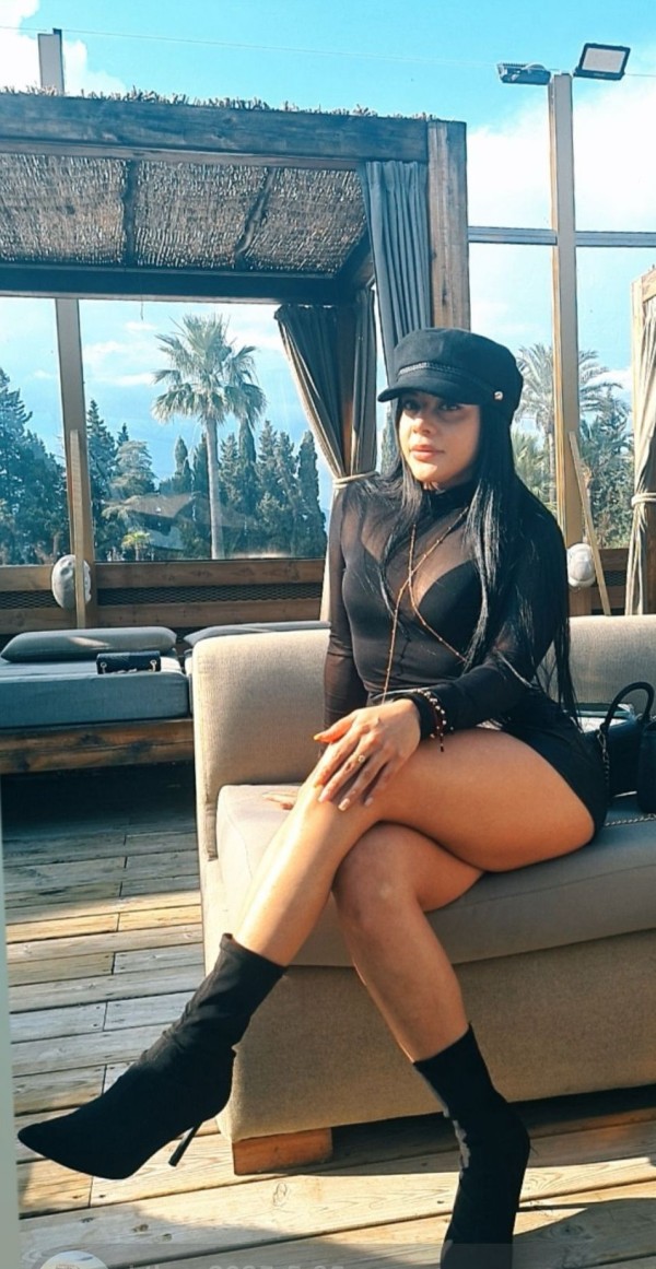 -MARIANA SEDUCTORA CLIENTE   UN BOMBON  – SAN ANTONIO
