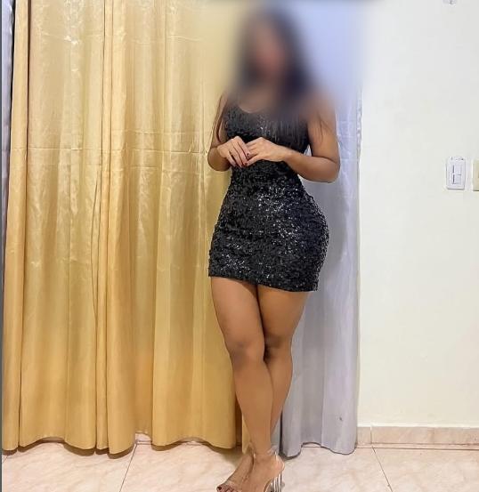 LATINA LLENA DE SEDUCCIÓN, LUJURIA Y ELEGANCIA