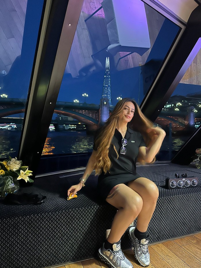 ¡LO MÁS RICO DE LA CIUDAD! ¡UNA TRANS INOLVIDABLE