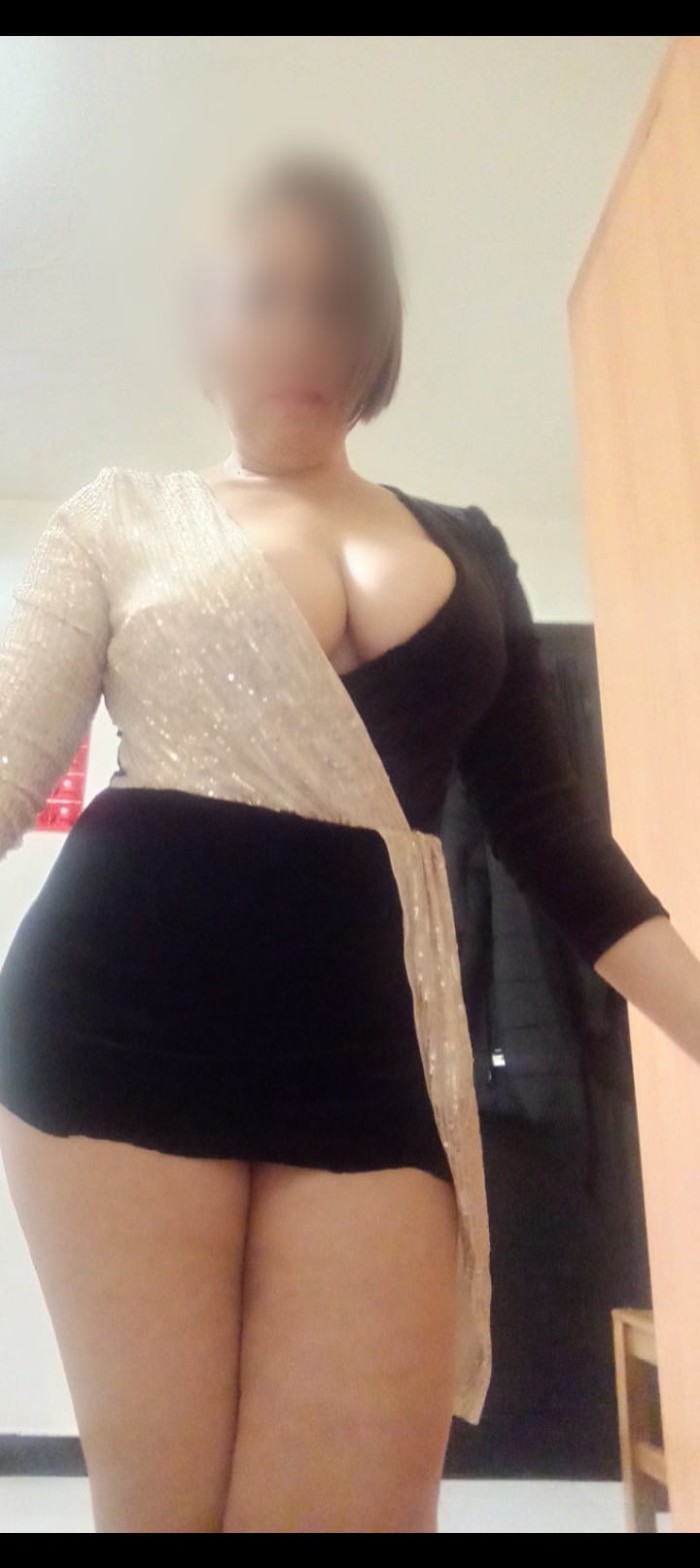 YENI ! REINA DE LA MAMADA SALIVADA MUY FIESTERA EN PONFERRADA