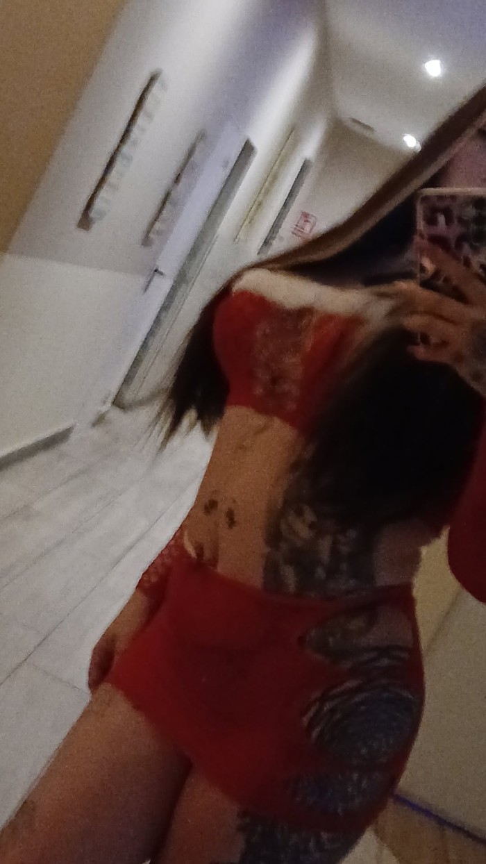 sexy colombiana chica trans 22 años