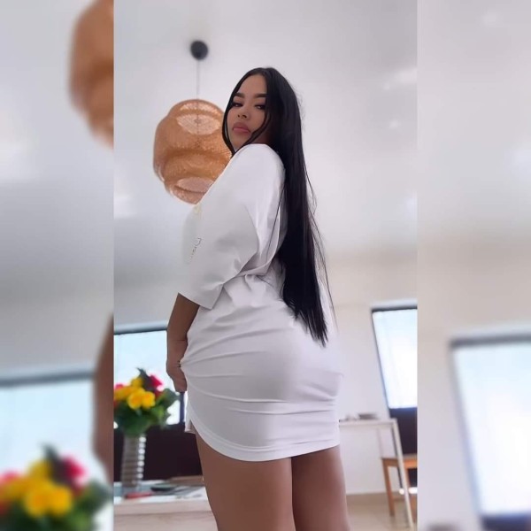 SARA APACIONADA Y FIESTERA